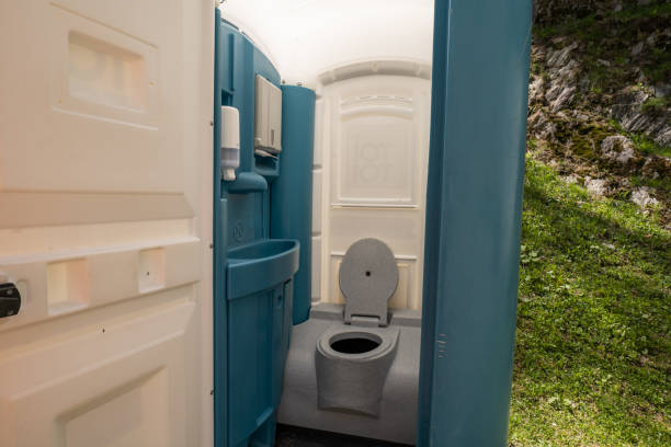 Portable Toilet Options We Offer in Prudenville, MI